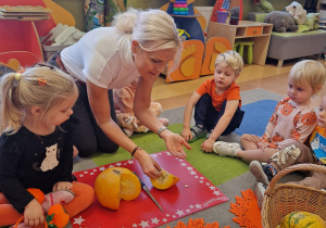 Małe smyki z grupy X w świecie przyrodniczej sensoryki – projekt edukacyjny cz. I JESIEŃ.