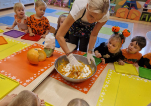 Małe smyki z grupy X w świecie przyrodniczej sensoryki – projekt edukacyjny cz. I JESIEŃ.