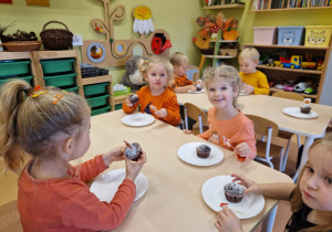 Małe smyki z grupy X w świecie przyrodniczej sensoryki – projekt edukacyjny cz. I JESIEŃ.