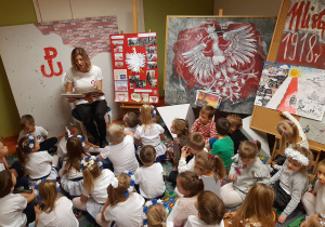 Integrujące zajęcia patriotyczne w Przedszkolnym Mini Muzeum – grupa III i IV