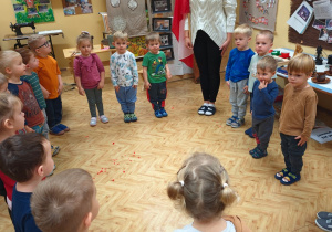 „Bo ja jestem Polak mały" - zajęcia patriotyczne grupy I w przedszkolnym Mini Muzeum „Na szlaku historii"