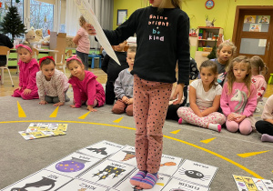 Czarodziejskie eksperymenty i andrzejkowa magia- Innowacyjna Przygoda Edukacyjna z KidsLab w grupie III