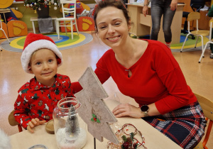 STROIKI ŚWIĄTECZNE W SŁOIKU … rodzinne warsztaty i spotkanie z Mikołajem w grupie X