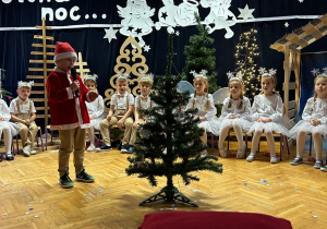 "Leć Śnieżynko"- spotkanie świąteczne w grupie V