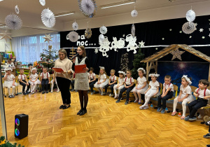 " Śnieżynkowe zmartwienie"- przedstawienie w gr.II