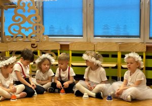 " Śnieżynkowe zmartwienie"- przedstawienie w gr.II