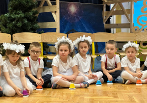 " Śnieżynkowe zmartwienie"- przedstawienie w gr.II