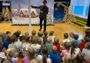 Przygoda z choinką - przedstawienie teatralne