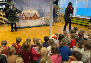 Przygoda z choinką - przedstawienie teatralne