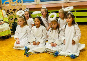 „Nieśmy dobrą nowinę..”- jasełka bożonarodzeniowe w grupie VI