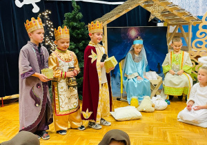 „Nieśmy dobrą nowinę..”- jasełka bożonarodzeniowe w grupie VI