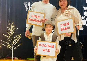 „Kochamy Was całym sercem”- Dzień Babci i Dziadka w grupie VI