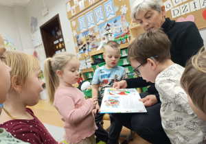 Projekt edukacyjno-czytelniczy „Poczytaj mi Babciu! Poczytaj mi Dziadku!” w grupie XII