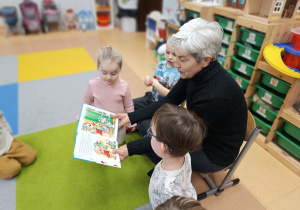 Projekt edukacyjno-czytelniczy „Poczytaj mi Babciu! Poczytaj mi Dziadku!” w grupie XII