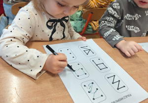 „Grafomotoryka w zabawach ukryta”- innowacja pedagogiczna w grupie I - część 1