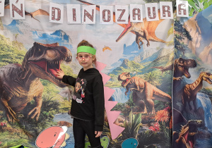 Śladami prehistorii - DZIEŃ DINOZAURA w grupie IX