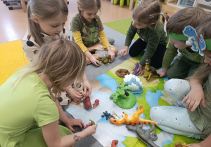 "W prehistorycznym świecie..."- zajęcia edukacyjne w gr. XII