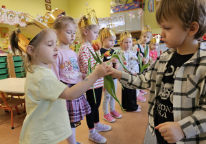 Bo Dzień Kobiet jest od tego, żeby powiedzieć Paniom i Dziewczynkom wszystkiego najlepszego – grupa X