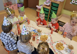 Bo Dzień Kobiet jest od tego, żeby powiedzieć Paniom i Dziewczynkom wszystkiego najlepszego – grupa X