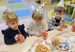 Bo Dzień Kobiet jest od tego, żeby powiedzieć Paniom i Dziewczynkom wszystkiego najlepszego – grupa X