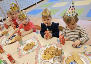 Bo Dzień Kobiet jest od tego, żeby powiedzieć Paniom i Dziewczynkom wszystkiego najlepszego – grupa X