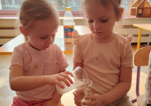 Mali odkrywcy - projekt edukacyjny "MLEKO" w grupie I
