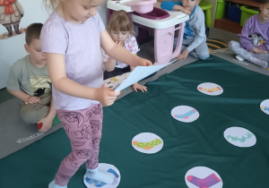 Dzień kolorowej skarpetki w gr II