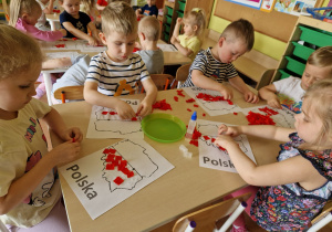 Majowe Święta tuż tuż - krótka lekcja patriotyzmu w grupie X
