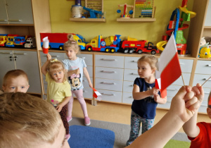 Majowe Święta tuż tuż - krótka lekcja patriotyzmu w grupie X