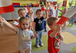Majowe Święta tuż tuż - krótka lekcja patriotyzmu w grupie X