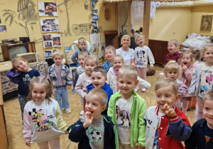 Majowe Święta tuż tuż - krótka lekcja patriotyzmu w grupie X