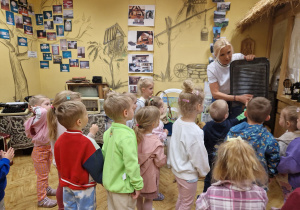 Majowe Święta tuż tuż - krótka lekcja patriotyzmu w grupie X