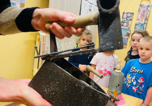 Święta Narodowe i wizyta w przedszkolnym Muzeum- gr.XI