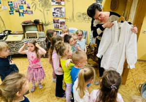 Święta Narodowe i wizyta w przedszkolnym Muzeum- gr.XI