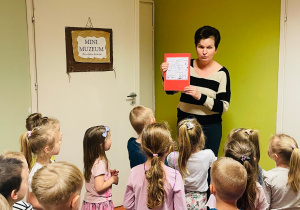 Święta Narodowe i wizyta w przedszkolnym Muzeum- gr.XI