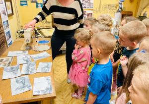 Święta Narodowe i wizyta w przedszkolnym Muzeum- gr.XI
