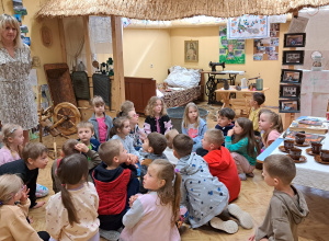 Projekt edukacyjny w grupie IX : „ Polska mój dom - na szlaku historii”