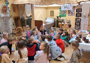 Projekt edukacyjny w grupie IX : „ Polska mój dom - na szlaku historii”