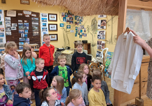 Projekt edukacyjny w grupie IX : „ Polska mój dom - na szlaku historii”