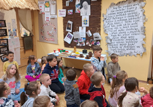 Projekt edukacyjny w grupie IX : „ Polska mój dom - na szlaku historii”