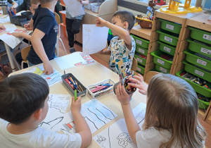 Projekt edukacyjny w grupie IX : „ Polska mój dom - na szlaku historii”