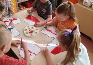 Projekt edukacyjny w grupie IX : „ Polska mój dom - na szlaku historii”