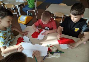 Projekt edukacyjny w grupie IX : „ Polska mój dom - na szlaku historii”