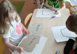 Projekt edukacyjny w grupie IX : „ Polska mój dom - na szlaku historii”