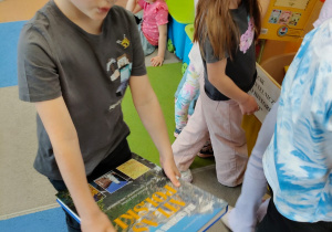 Projekt edukacyjny w grupie IX : „ Polska mój dom - na szlaku historii”