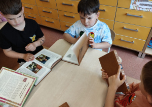 Projekt edukacyjny w grupie IX : „ Polska mój dom - na szlaku historii”