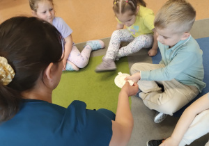 Kto nam pomoże? - PIELĘGNIARKA …. c d projektu edukacyjnego w gr .X