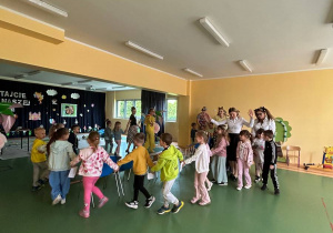 "Rodzice - dzieciom" czyli bajkowy Dzień Dziecka