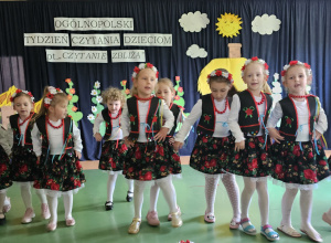 CZYTANIE ZBLIŻA – rodzinne spotkanie pełne wzruszeń i radości w grupie III