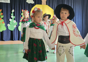 CZYTANIE ZBLIŻA – rodzinne spotkanie pełne wzruszeń i radości w grupie III